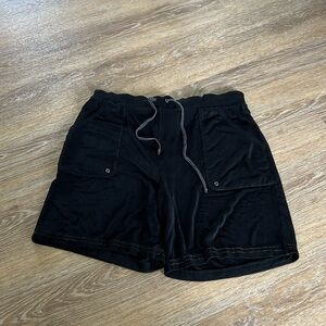 Chico's Travelers Black Slinky Acetate Pull On Shorts Womens Size 2 Large